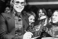 How Elton John Built a $500 Million Fortune