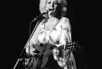 17 Surprising Facts About Dolly Parton’s Trailblazing Career