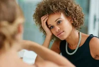 Avoid These Body Language Mistakes That Hurt Your Career Growth