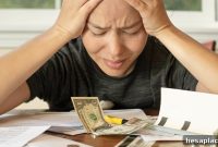 10 Money Habits That Keep You Living Paycheck to Paycheck