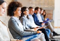 Economists Warn: Why Job Hunting This Fall Could Be Risky