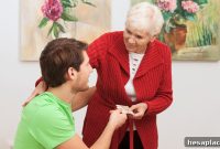 Managing Personal Loans to Friends and Family Without Damaging Relationships