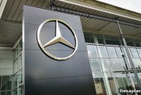 Mercedes Offering Employees €500,000 Severance to Quit
