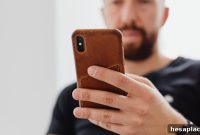 How Phone Habits Reveal Someone’s Wealth: What to Look For