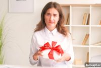 10 Employees Share the Worst Corporate Gifts They’ve Ever Gotten