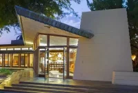 Inside Luxury Mid-Century Modern Homes You’ll Love