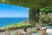 Inside a 1 Bedroom Malibu Home Listed for 18.5 Million