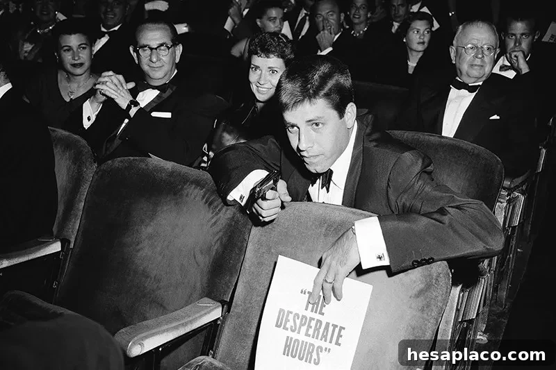 Jerry Lewis performing