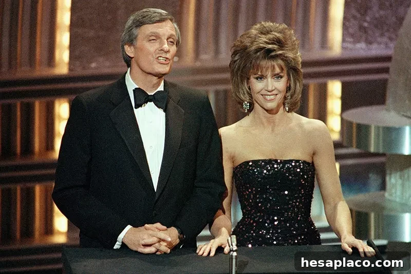 Jane Fonda and Alan Alda