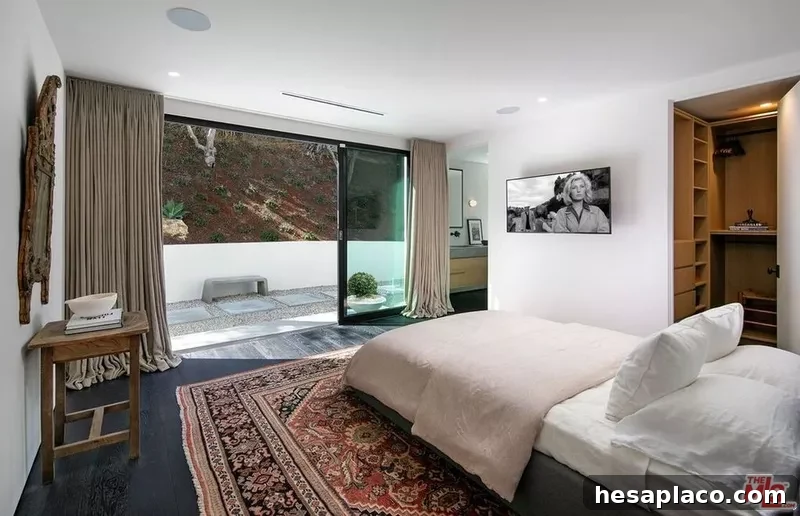 Guest bedroom