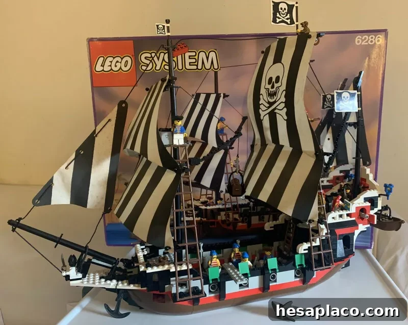 Lego Skull's Eye Schooner pirate ship