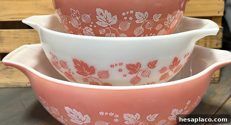 Gooseberry Pyrex bowl