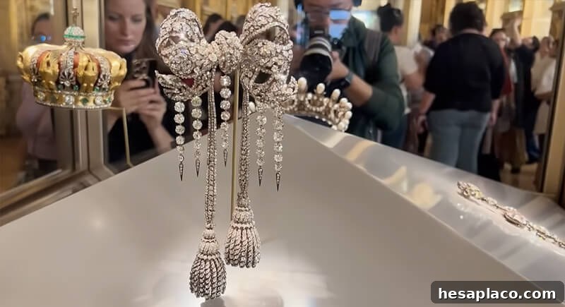 Eugénie's Corsage Bow
