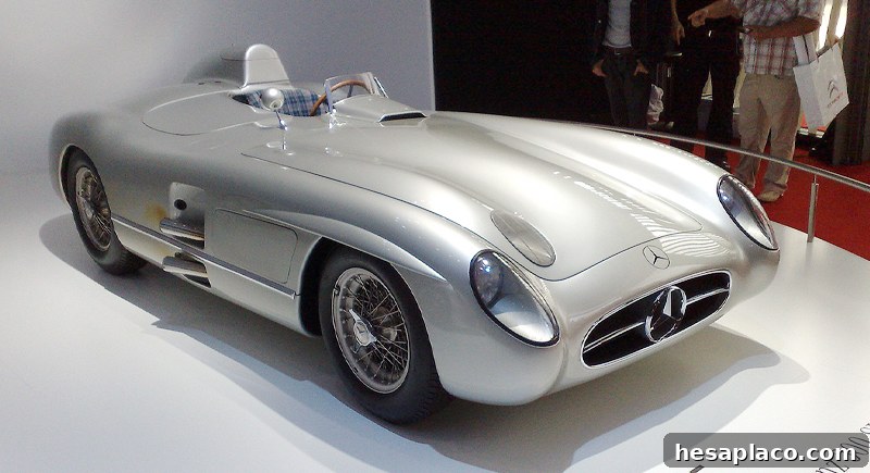Mercedes-Benz 300 SLR Uhlenhaut Coupe