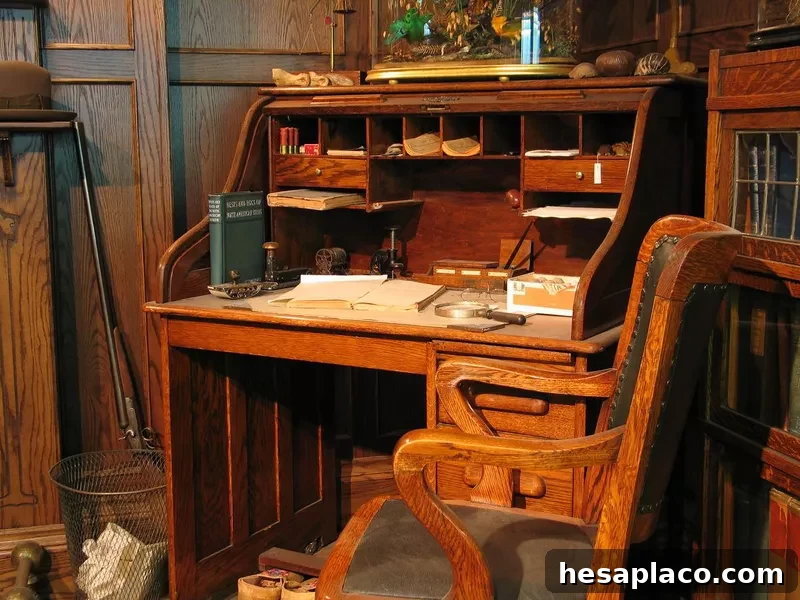 Roll top desk