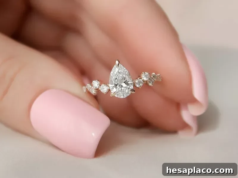 Keyzar Jewelry's Mia diamond ring