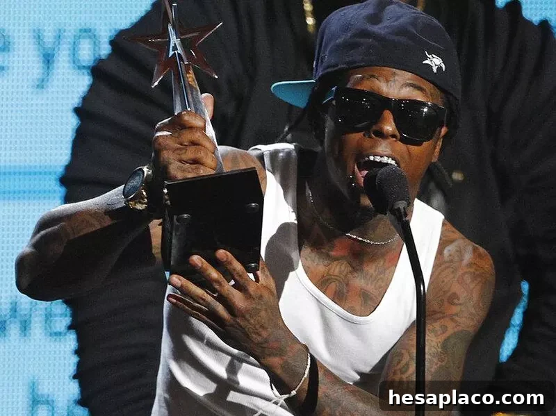 Lil Wayne accepts BET award