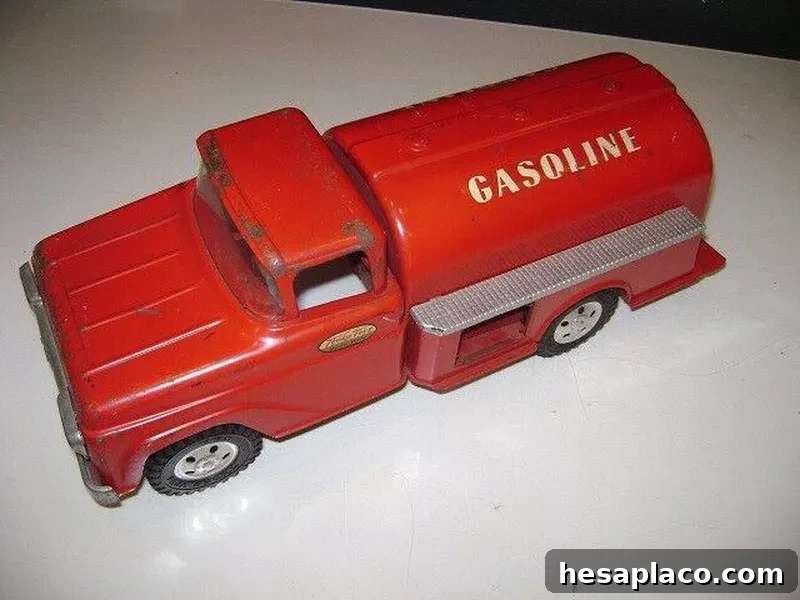 Tonka Toy Gasoline Oil Tanker Trunk No. 33