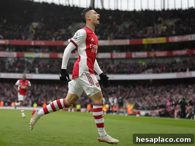 Arsenal's Gabriel Martinelli celebrates