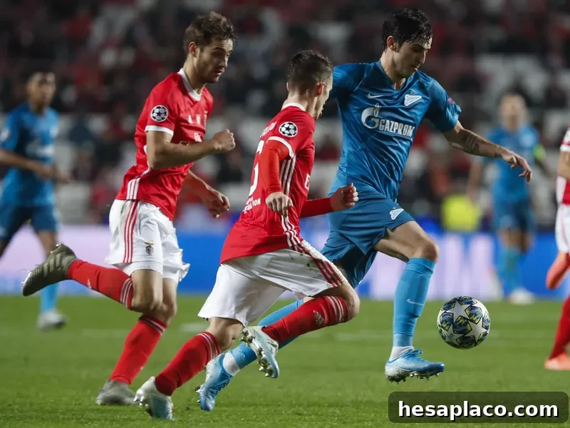 Zenit's Sardar Azmoun vies for ball