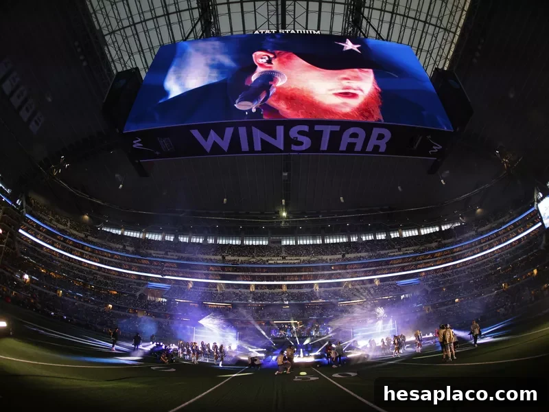 Luke Combs performs aat AT&T stadium